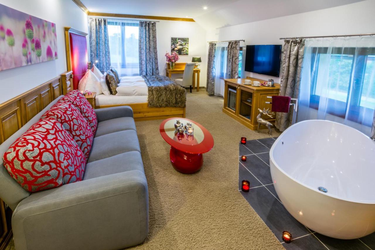 Wellness Hotel V Nebi Kořenov Esterno foto