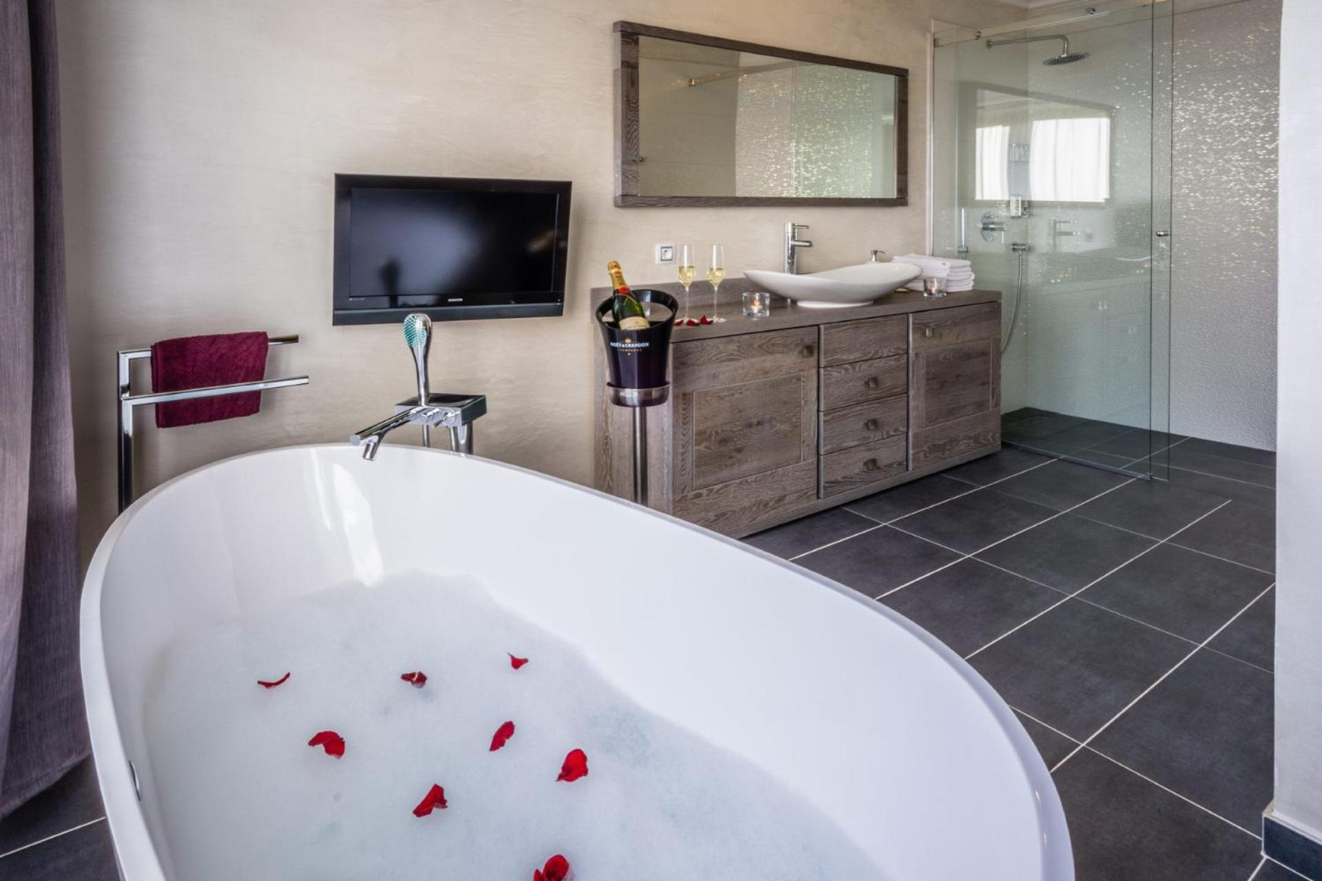 Wellness Hotel V Nebi Kořenov Esterno foto