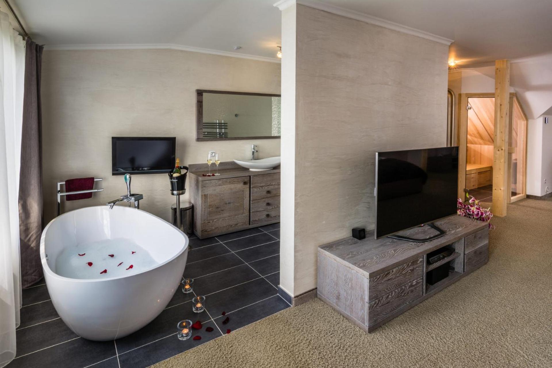 Wellness Hotel V Nebi Kořenov Esterno foto